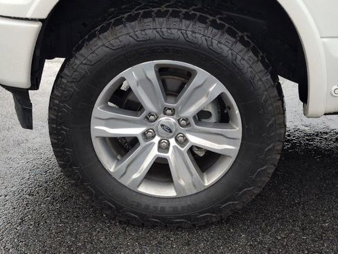 Used 2018 Ford F150 Platinum w/ Equipment Group 701A Luxury image 11