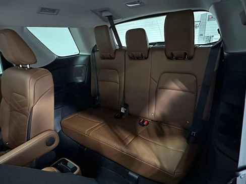 Used 2022 Nissan Pathfinder Platinum w/ Cargo Package AWD/4WD image 18