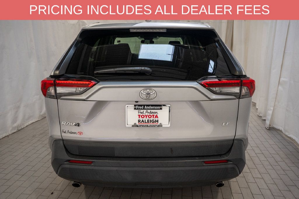 Certified 2022 Toyota RAV4 LE FWD image 4