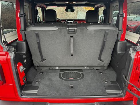 Used 2023 Jeep Wrangler Rubicon w/ Steel Bumper Group image 15