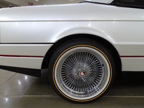 Used 1991 Cadillac Allante FWD image 32