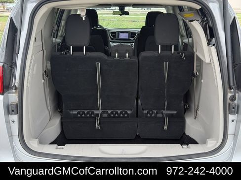 Used 2022 Chrysler Voyager LX FWD image 32