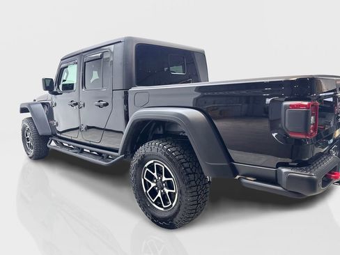 Used 2024 Jeep Gladiator Rubicon w/ Technology Group AWD/4WD image 14