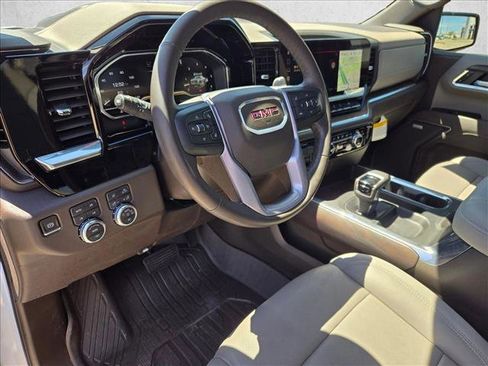 Used 2025 GMC Sierra 1500 SLT image 9
