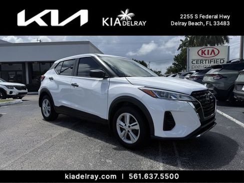 Used 2023 Nissan Kicks S image 1
