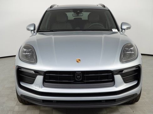 New 2026 Porsche Macan image 36