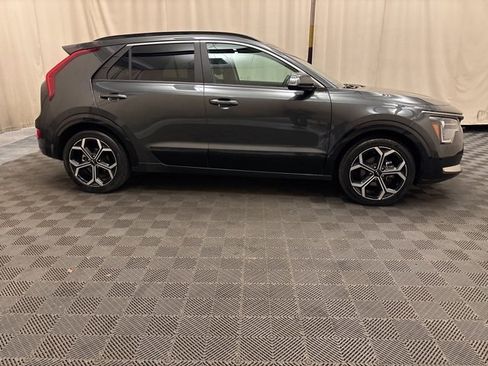 Certified 2024 Kia Niro EX Touring image 4