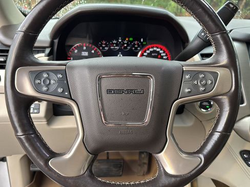 Certified 2016 GMC Yukon Denali w/ Open Road Package image 18