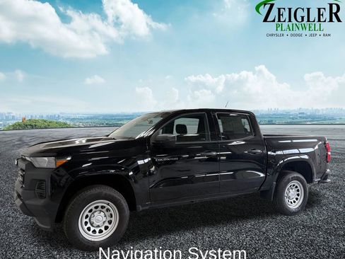 Used 2023 Chevrolet Colorado W/T RWD image 2