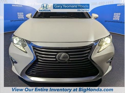 Used 2016 Lexus ES 350 w/ Premium Package w/Wood Trim FWD image 9