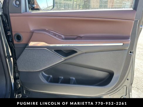 New 2026 Lincoln Navigator L Reserve AWD/4WD image 14