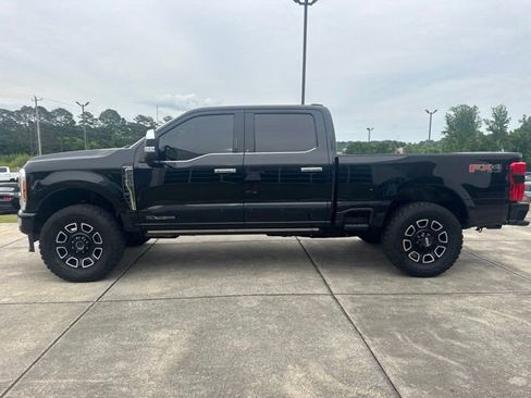 Used 2023 Ford F250 Platinum AWD/4WD image 4