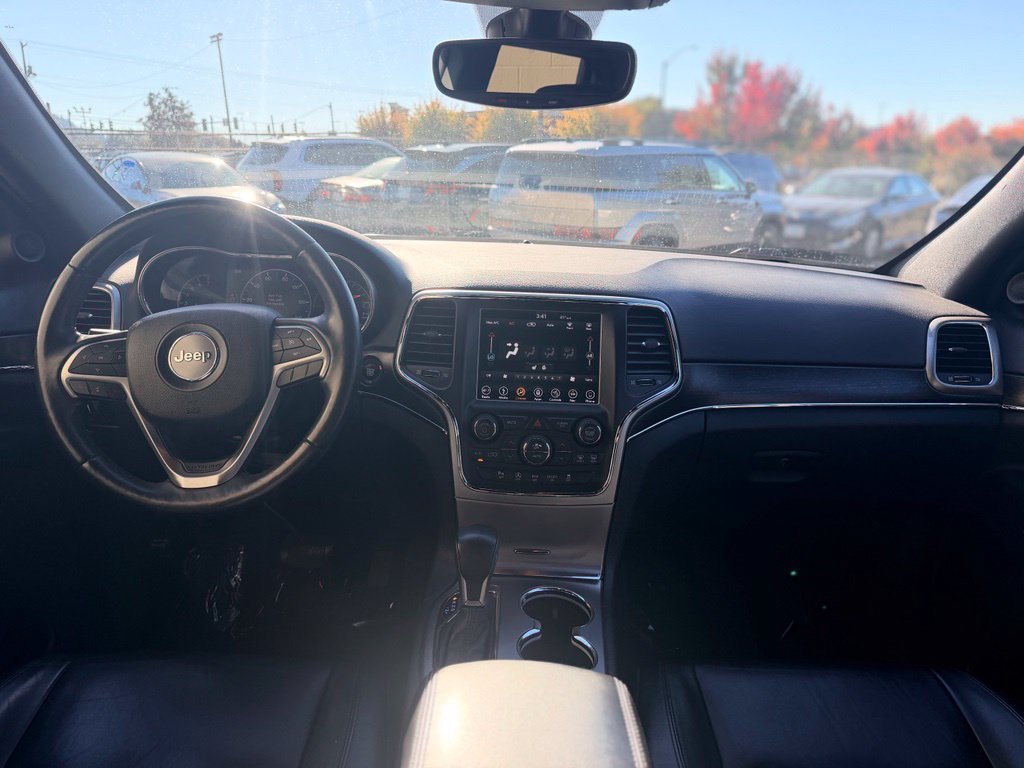 Used 2018 Jeep Grand Cherokee Limited AWD/4WD image 17