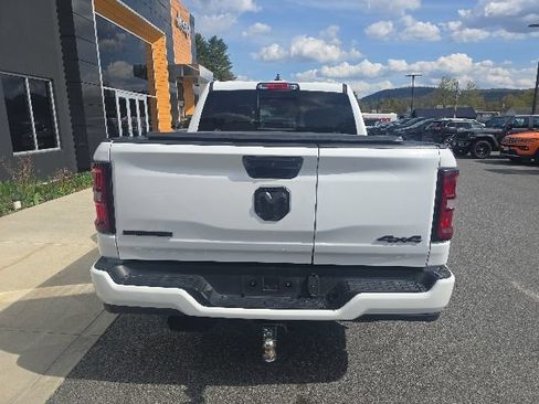 Used 2025 RAM 1500 Big Horn AWD/4WD image 6