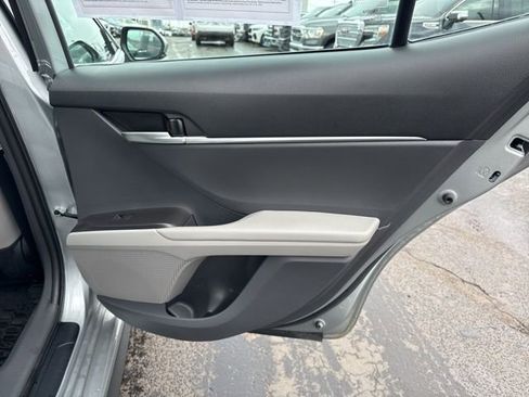 Used 2023 Toyota Camry SE image 21