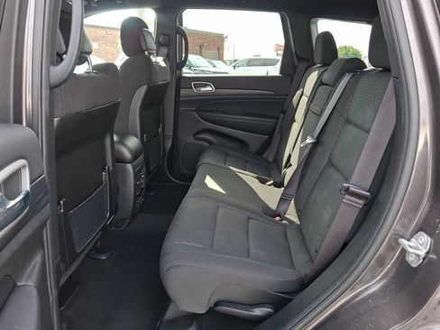 Used 2021 Jeep Grand Cherokee Laredo w/ Security & Convenience Group AWD/4WD image 10