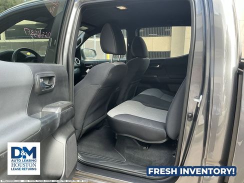 Used 2021 Toyota Tacoma TRD Sport w/ Technology Package image 10