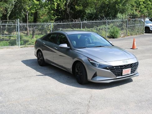 Used 2023 Hyundai Elantra SEL FWD image 7