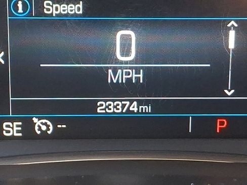 Used 2023 GMC Acadia SLE image 21