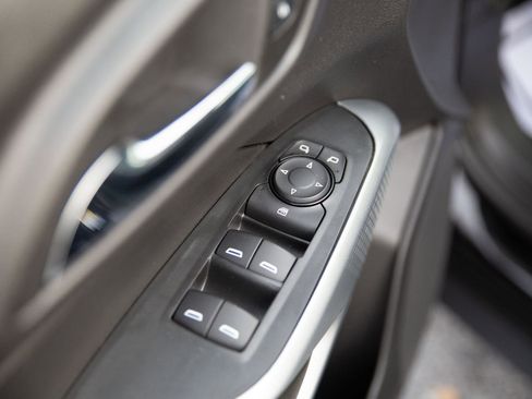 Certified 2024 Chevrolet Trax RS w/ Driver Confidence Package image 20