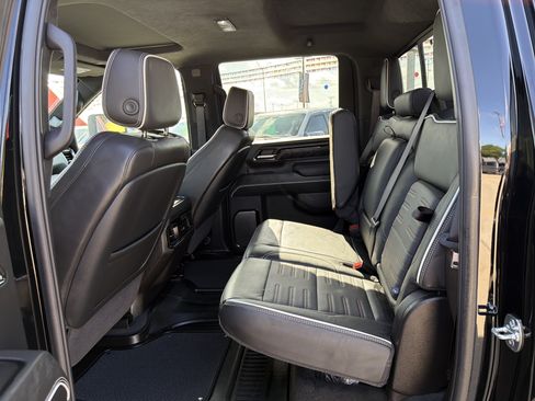 Used 2025 GMC Sierra 2500 AT4X AWD/4WD image 13