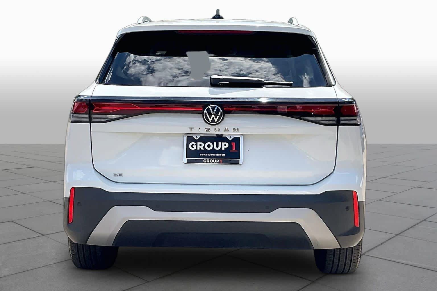 Used 2026 Volkswagen Tiguan SE FWD image 5