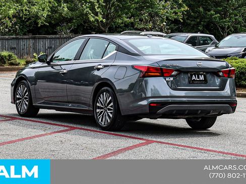 Used 2025 Nissan Altima 2.5 SV FWD image 9