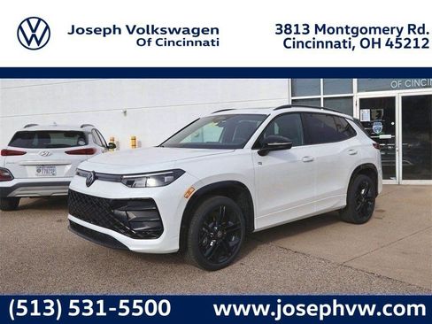 New 2026 Volkswagen Tiguan SE R-Line image 1