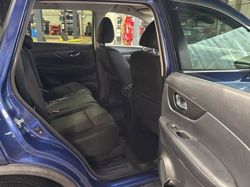 Used 2019 Nissan Rogue SV image 26
