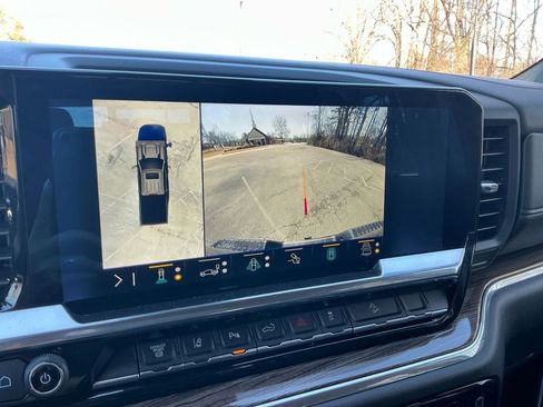 Used 2025 Chevrolet Silverado 2500 LT w/ Z71 Chrome Sport Edition image 19