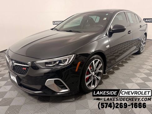 Used 2018 Buick Regal GS w/ Driver Confidence Package #2 AWD/4WD image 1