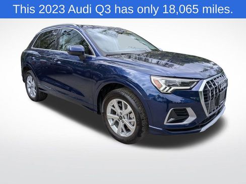 Used 2023 Audi Q3 2.0T Premium w/ Convenience Package AWD/4WD image 1