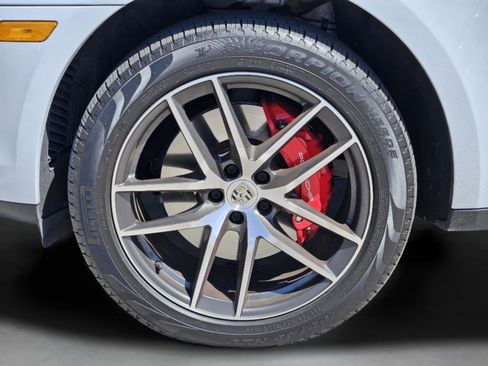 Certified 2025 Porsche Macan S image 14