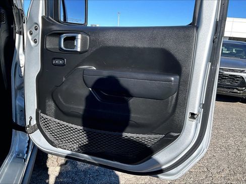 Used 2022 Jeep Gladiator Mojave w/ Trailer Tow Package image 18