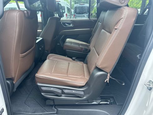 Used 2021 Chevrolet Suburban High Country w/ Premium Package AWD/4WD image 21