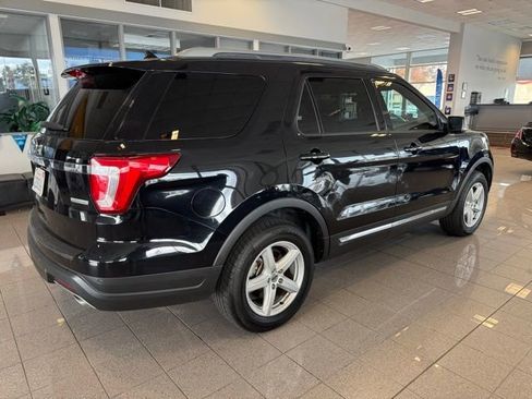 Used 2019 Ford Explorer XLT w/ Equipment Group 202A image 3
