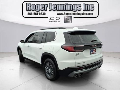 Used 2025 GMC Acadia Elevation image 3