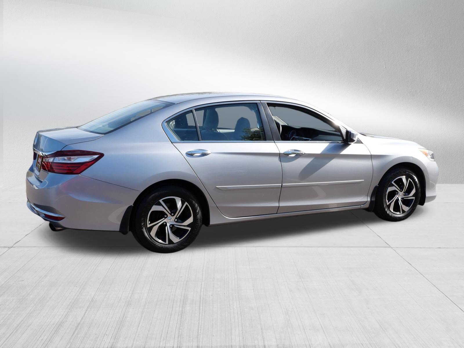 Used 2016 Honda Accord LX image 7