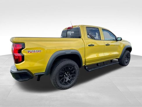 Used 2023 Chevrolet Colorado Trail Boss w/ Technology Package AWD/4WD image 8
