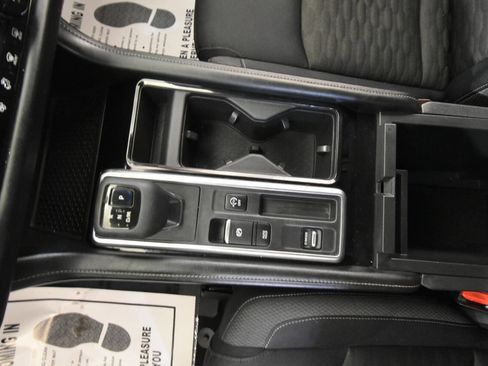 Used 2022 Nissan Pathfinder SV w/ SV Black Package FWD image 31
