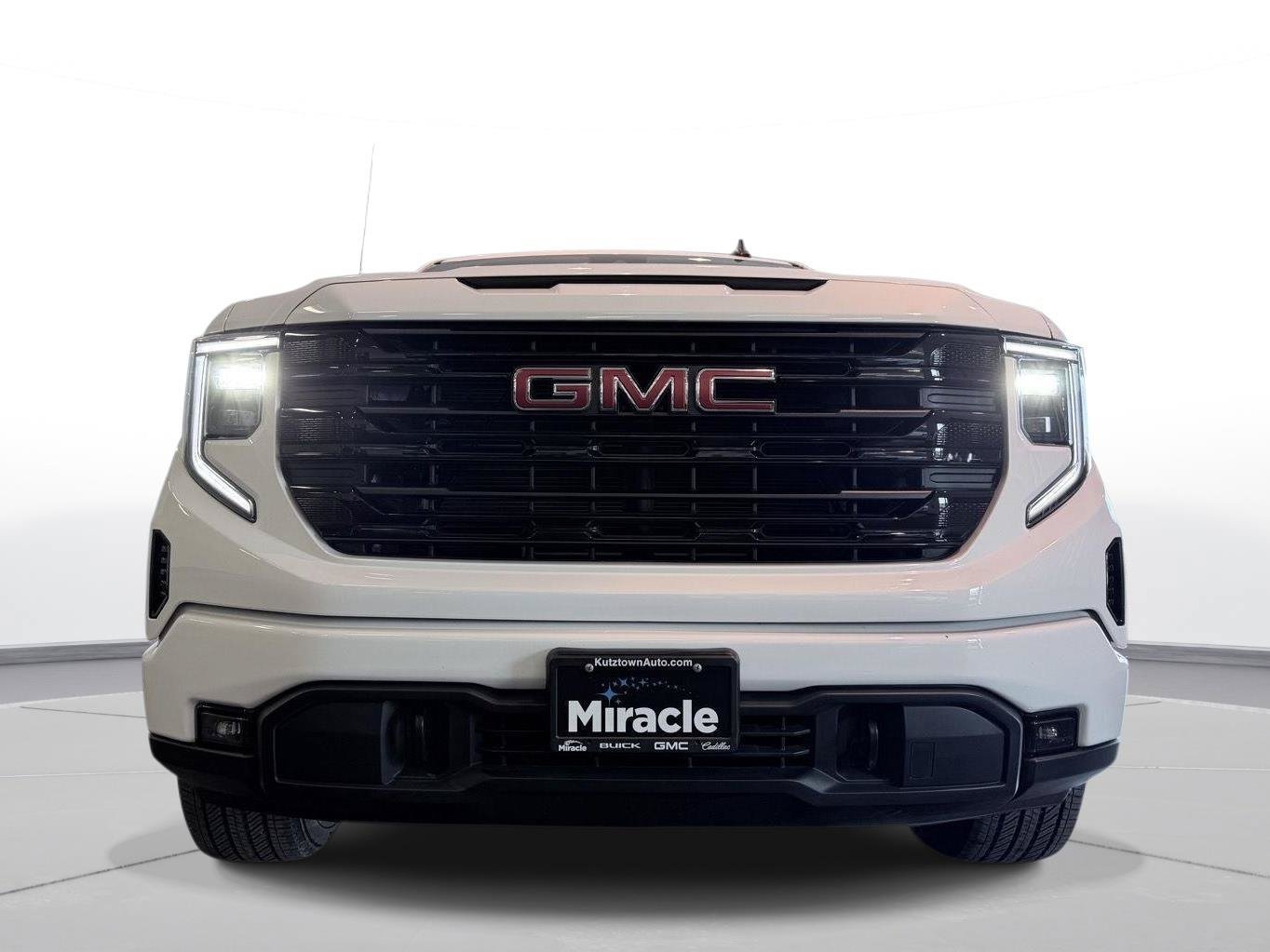 Used 2023 GMC Sierra 1500 Elevation AWD/4WD image 16