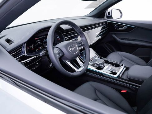 Certified 2025 Audi Q8 Premium Plus w/ Premium Plus Package AWD/4WD image 5