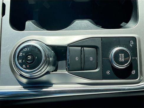 Used 2020 Ford Explorer XLT w/ Equipment Group 202A image 16