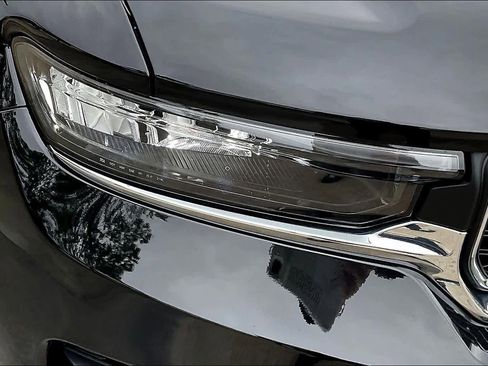 New 2025 Jeep Grand Cherokee Laredo X w/ Luxury Tech Group I image 13