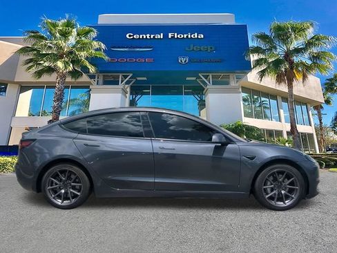 Used 2021 Tesla Model 3 Standard Range Plus RWD image 4