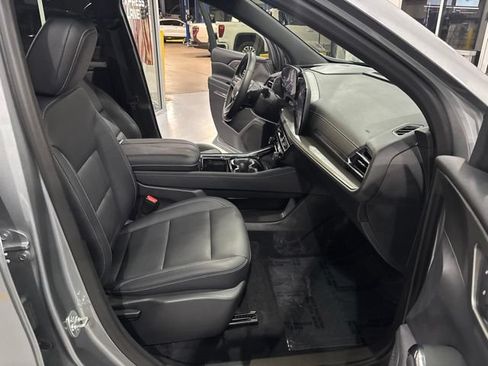 Used 2024 Chevrolet Traverse LT w/ Midnight/Sport Edition AWD/4WD image 41