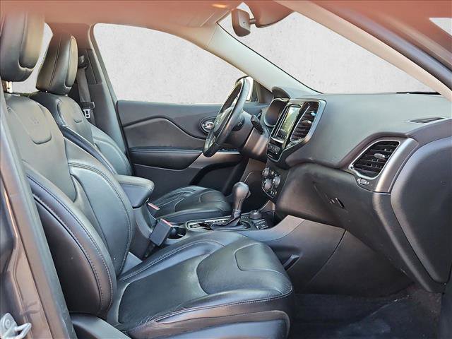 Used 2019 Jeep Cherokee Limited w/ Luxury Group AWD/4WD image 17