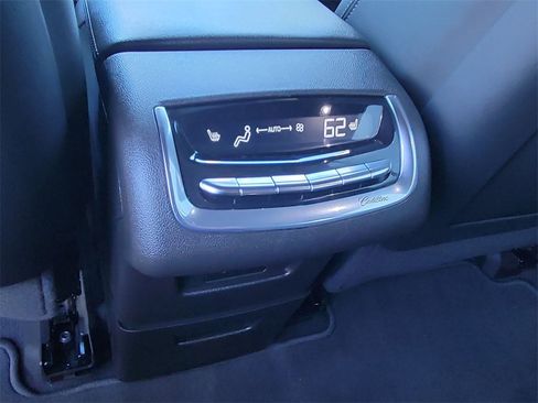 Certified 2023 Cadillac XT6 Premium Luxury image 21