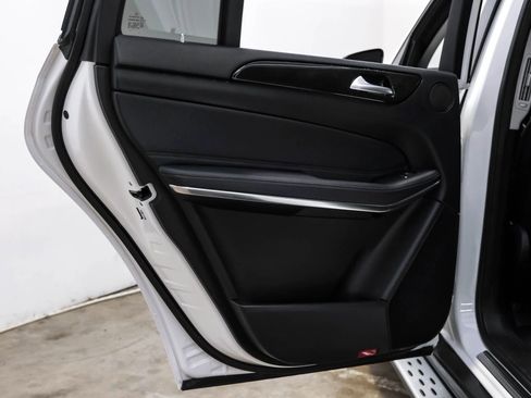 Used 2018 Mercedes-Benz GLS 550 GLS 550 4MATIC Sport Utility 4 w/ Driver Assistance Package image 40