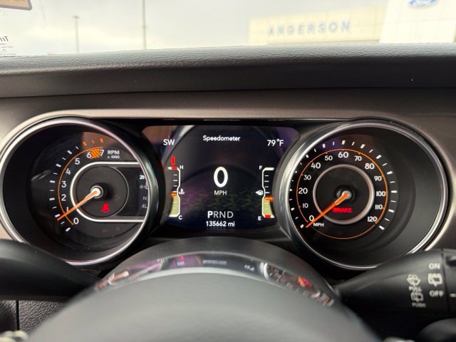 Used 2018 Jeep Wrangler Unlimited Sahara AWD/4WD image 13